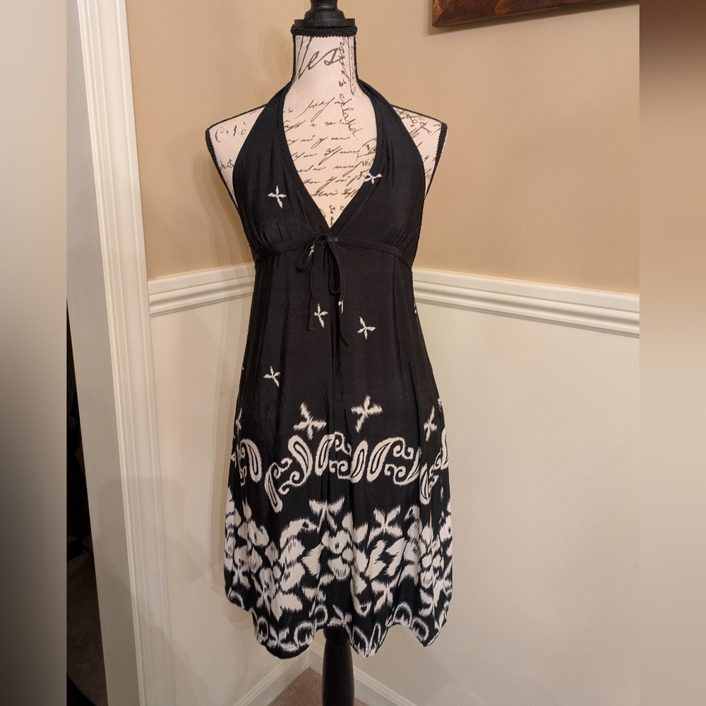 TC Elegant Black and White Halter Dress